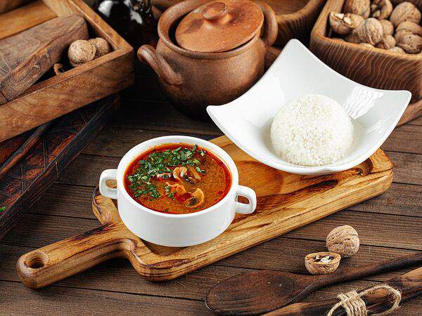 Ларисс Иванну Хачу! - Том Ям с морепродуктами