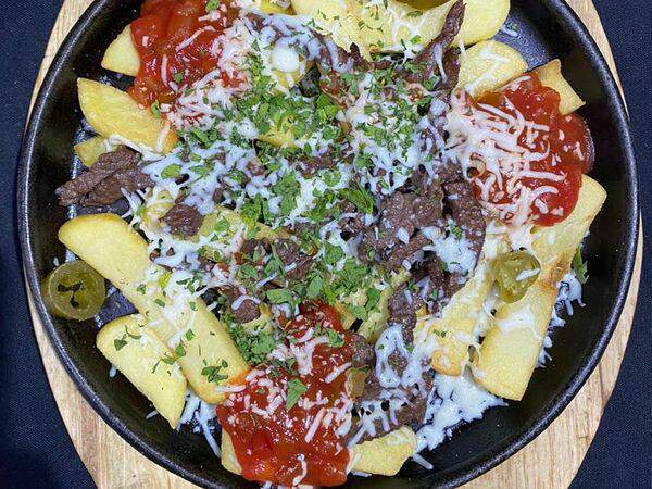 Сохо - Жареный картофель путин с мраморной говядиной