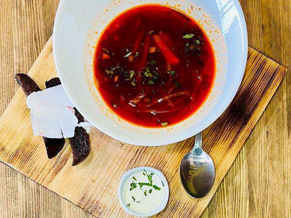 Bizon Grill Pub - Суп Борщ с молодой телятиной