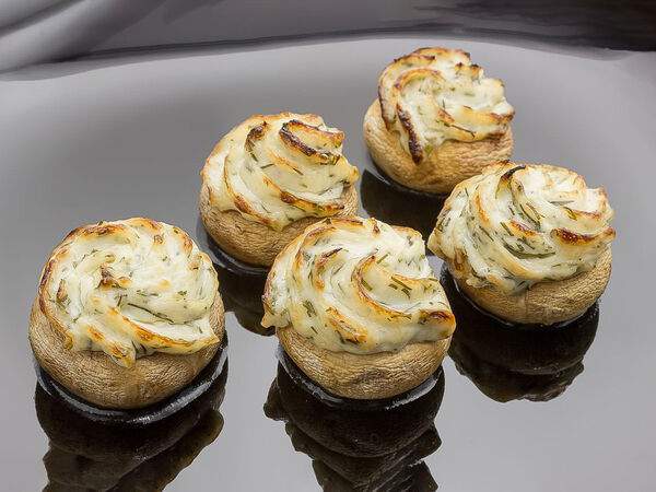 Top Pizza - Шампиньоны с фирменным сырным соусом