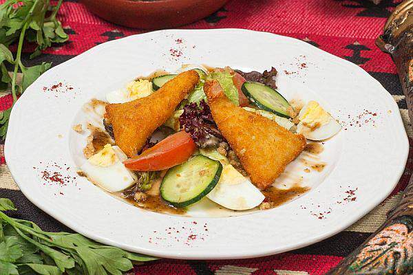 Мушмула - Салат с жареным Сулугуни lite