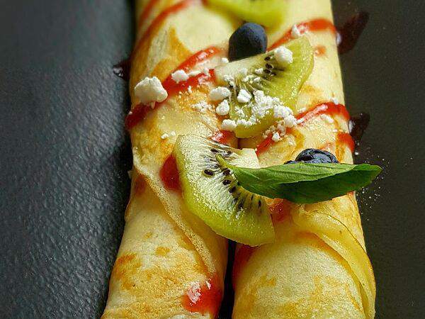 Ribs - Блины с кремом маскарпоне и ягодами