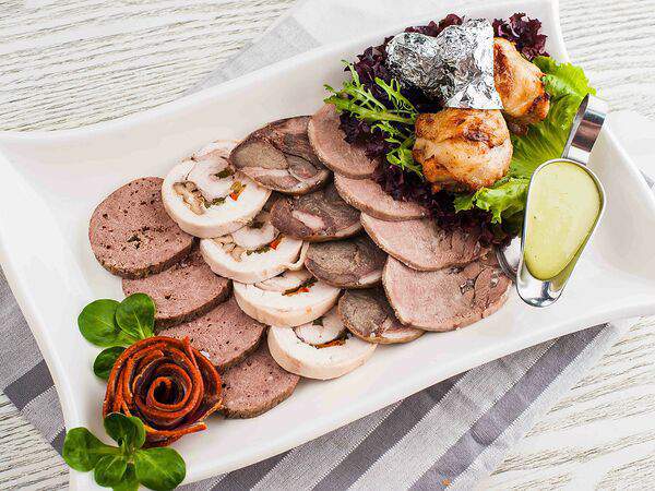 Aura Verdant Restaurant - Мясные деликатесы