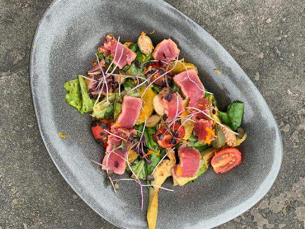 Kolbasabar - Авторский салат с тунцом