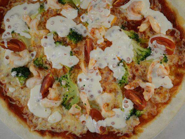 Kontrast gusto - Пицца С креветками и икорным соусом