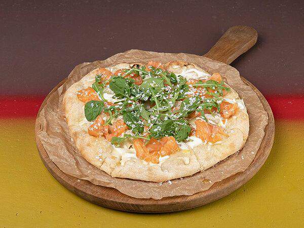 МА: Грузия + Италия - Пицца с лососем и руколой