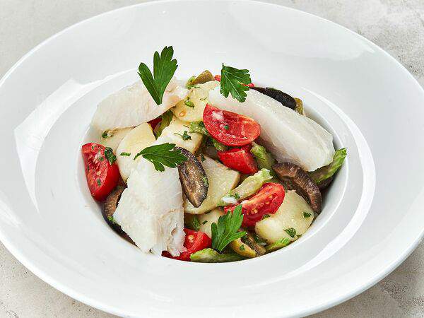 Centrale - Салат с картофелем и треской