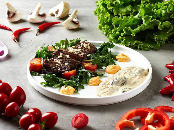 Eastwood burgers - Салат с говядиной