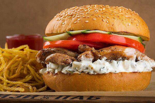 Изи Паб - Чикен Бургер