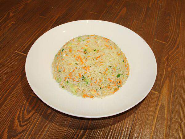Чи & Фань - Рис жареный с яйцом и овощами