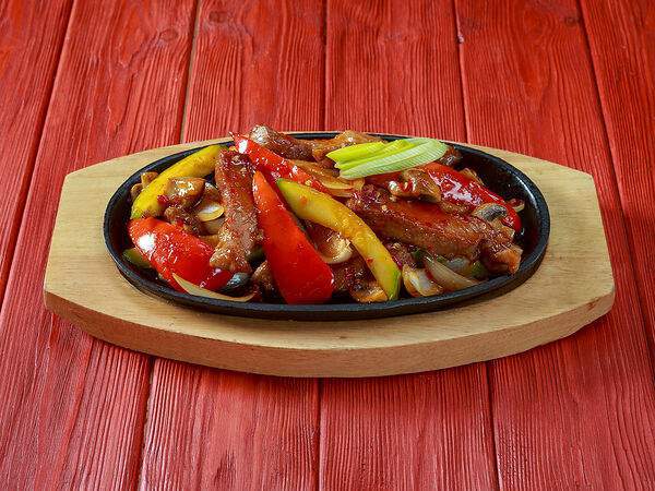 Ресторан-пивоварня Башня - Ломтики cвинoй шеи