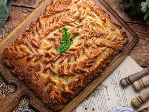 Время вкусных путешествий - Овощной пирог со спелыми, сочными, яркими фермерскими овощами, томленными в сметане с ароматными травами