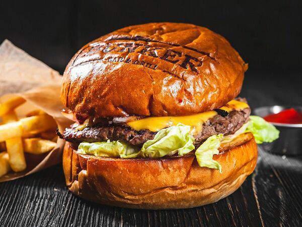 BUNKER - Бургер с говяжьей котлетой