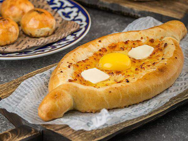 Кафе Миндаль - Хачапури по-аджарски