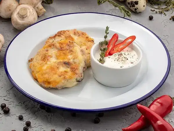 Кафе Кухня - Сырники с беконом и маслинами