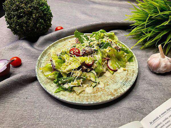 Black wood lounge bar - Салат с тёплой говядиной