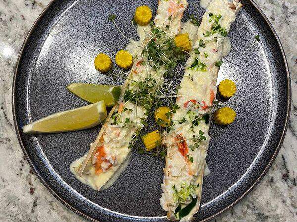 Море рядом - Фаланга краба с трюфельным соусом