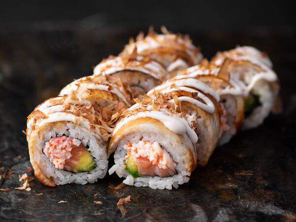 Godzilla sushi - Ролл с опалённым угрём, без сыра
