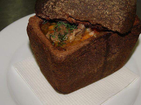 Баден-Баден - Суп-гуляш в хлебной корзине