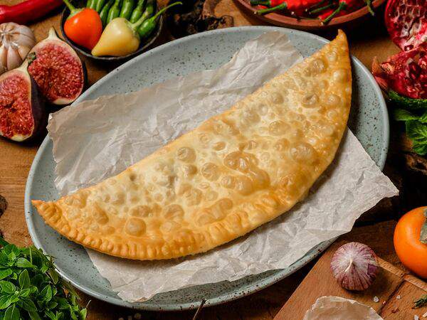 Хачапури и вино - Чебурек с телятиной и свининой