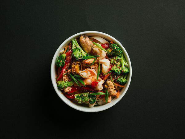 Wasabi - Лапша с морепродуктами в соусе сифудо