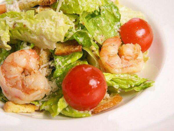 Николаевский - Салат Цезарь с креветками