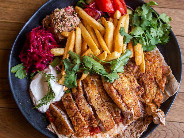 Кафе-пекарня Поль Бейкери - Открытая шаурма на тарелке