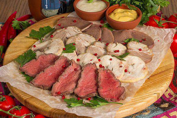 Мушмула - Большая мясная тарелка