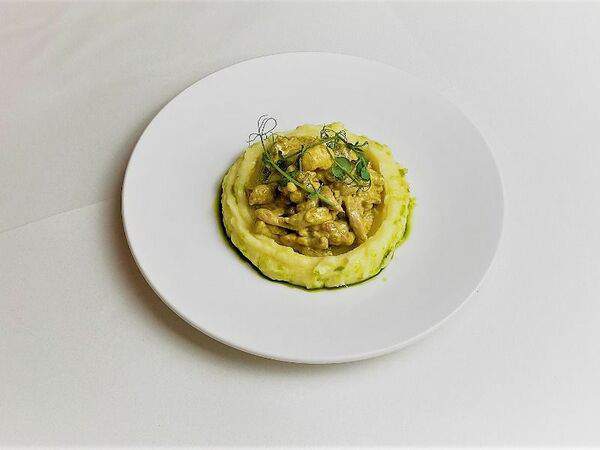 Massimo - Бефстроганов с креветкой, курицей и картофельным пюре