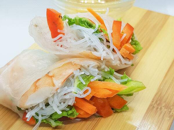 Wok & Roll - Нэмы с креветкой и курицей