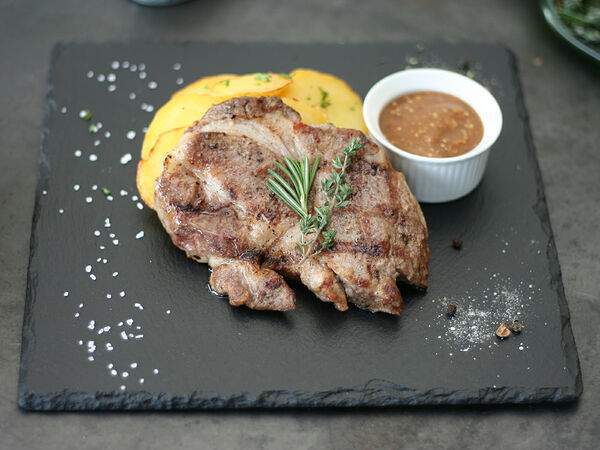 Gold Grot - Стейк из cвинoй шеи