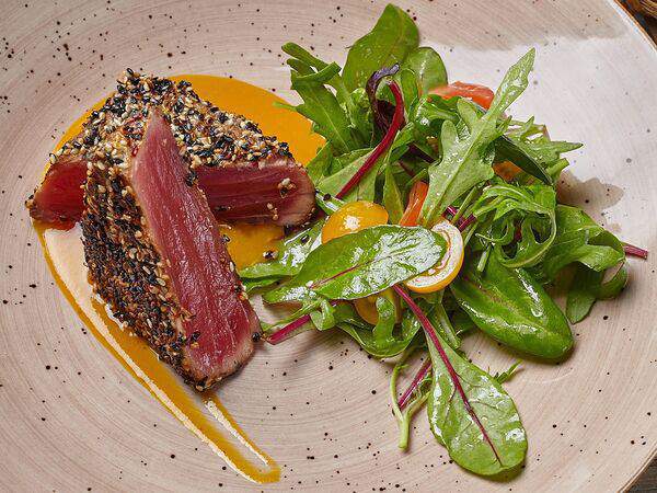 Liman - Стейк из тунца с манговым соусом