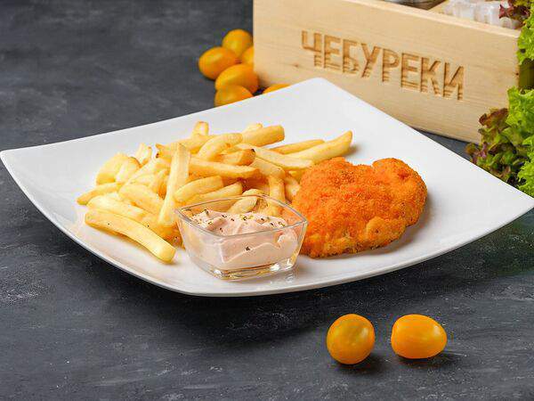 Чебуреки - Шницель куриный с гарниром