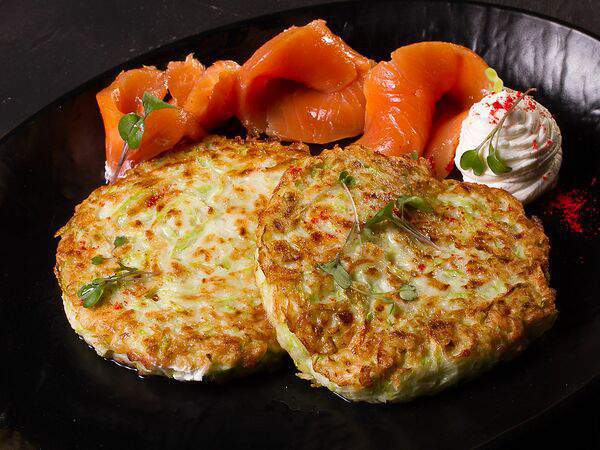 Parkking - Оладушки из цукини с лососем