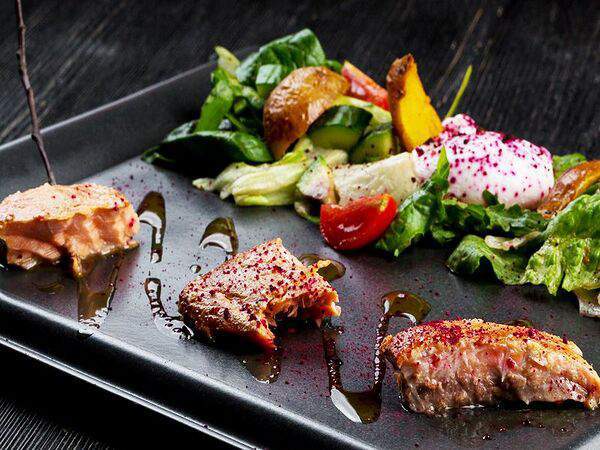 BUNKER - Подкопченый лосось с авокадо