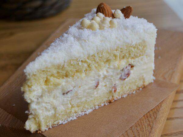 Кофейня Pankoff Bakery - Торт Рафаэлло (кусочек)