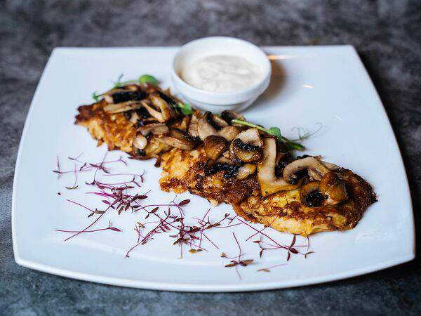 Казак и море - Драники с грибами и сметаной