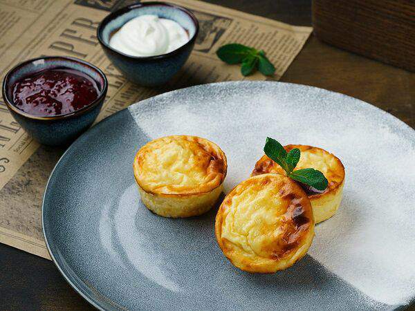 Рыбная мануфактура №1 - Домашние сырники со сметаной