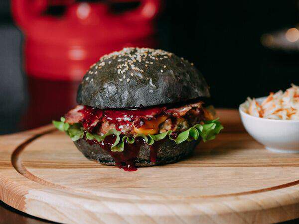 Лондон кафе - Брусничный бургер