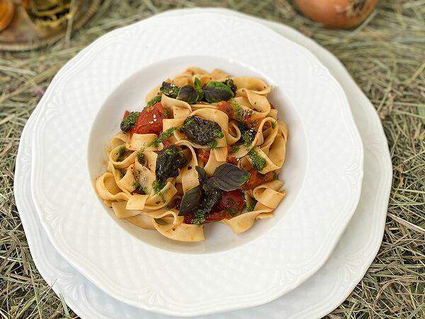 Васнецовъ - Феттуччине с тремя видами томатов