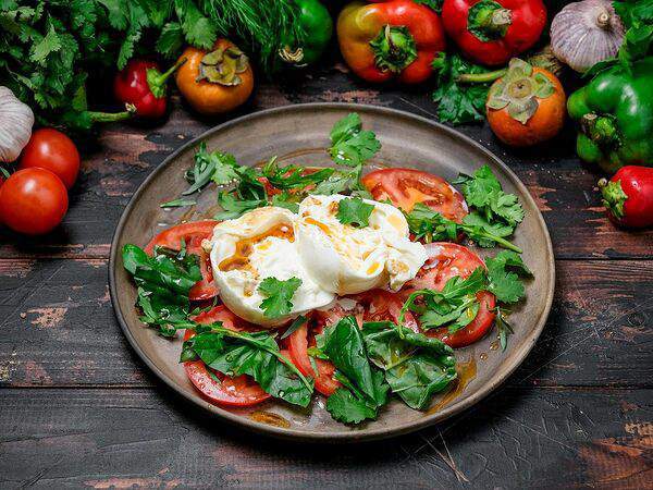 Джани Ресторани - Салат с сыром Буратта