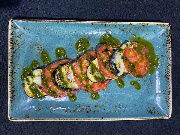 Сохо - Баклажаны и томаты с сыром