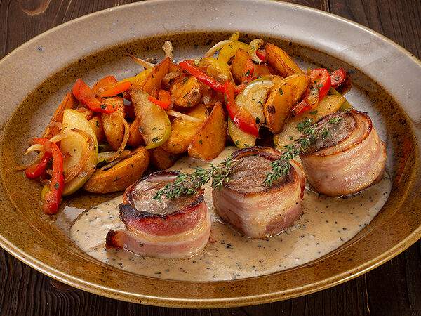 Колбасофф - Медальоны из свинины в беконе