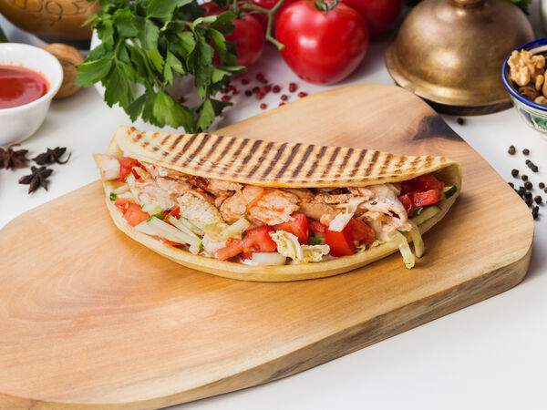 Doner City - Пицца Дабл с летним салатом