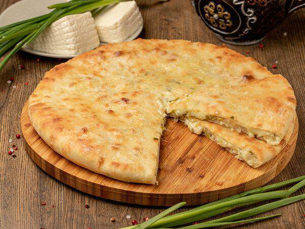 Осетинские пироги - Осетинский пирог с сыром и зеленым луком