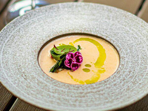 Гости рестопаб - Суп-крем из лосося с креветками