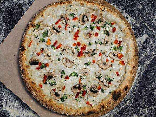 Local pizza - Бьянка по деревенски