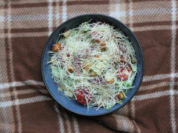 Lounge 1925 - Салат Цезарь с креветками