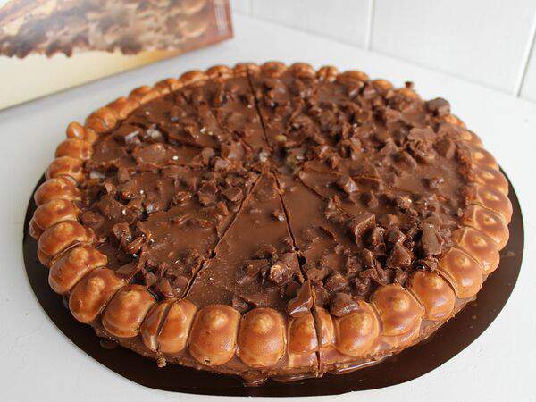 Десерт Коллекция - Торт Миндальный с кусочками Тоблероне