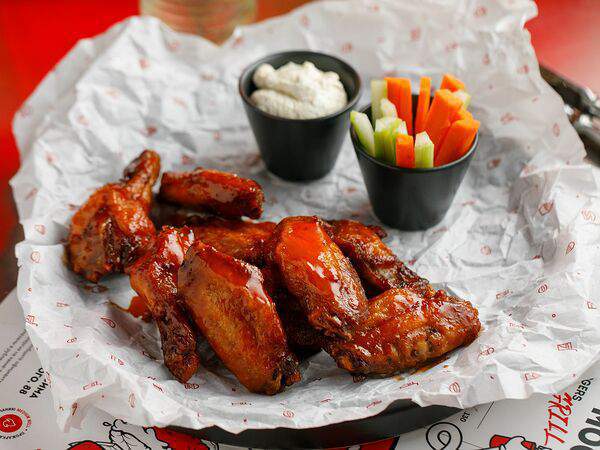 Moo Moo Burgers & Grill - Острые куриные крылья